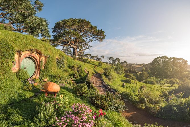 Auckland to Rotorua via Hobbiton Small Group Tour (One Way) - Taking a break at The Green Dragon Inn
