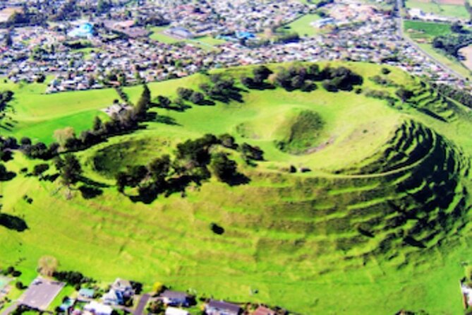 Auckland Urban Māori Experience with Transportation - Te Pane o Mataoho and the Auckland view