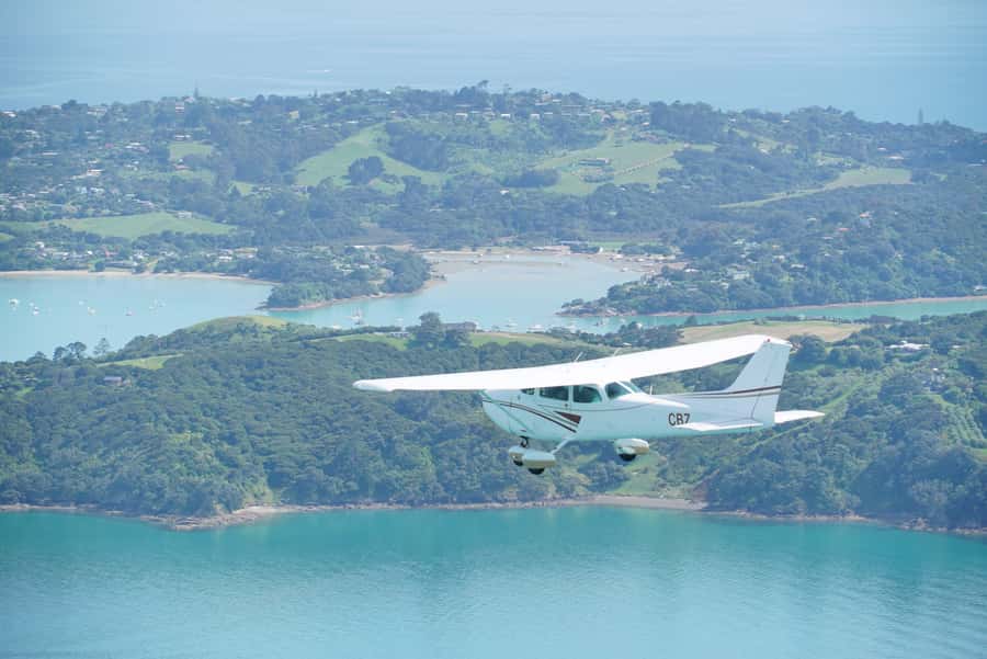 Auckland: Waiheke Island Wine and Food Tasting with Flights - The morning pickup and flight to Waiheke