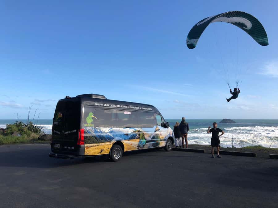 Auckland: Wild West Coast, Black Sand Beaches Tour inc Lunch - What the guides add