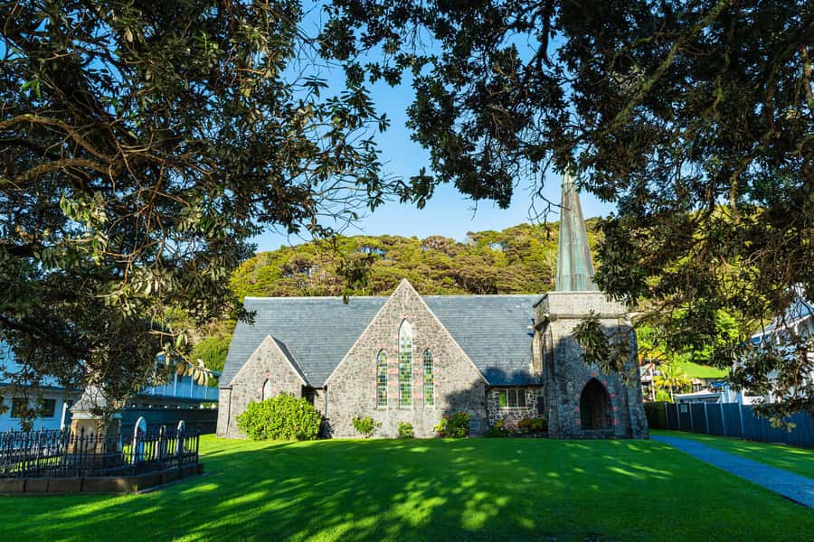 Bay of Islands: 1 Hour Scenic Bay of Islands Tour - Why the local guide matters
