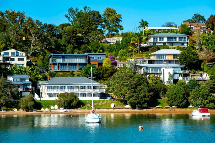 Bay of Islands: 1 Hour Scenic Bay of Islands Tour - Paihia, the bay’s main base
