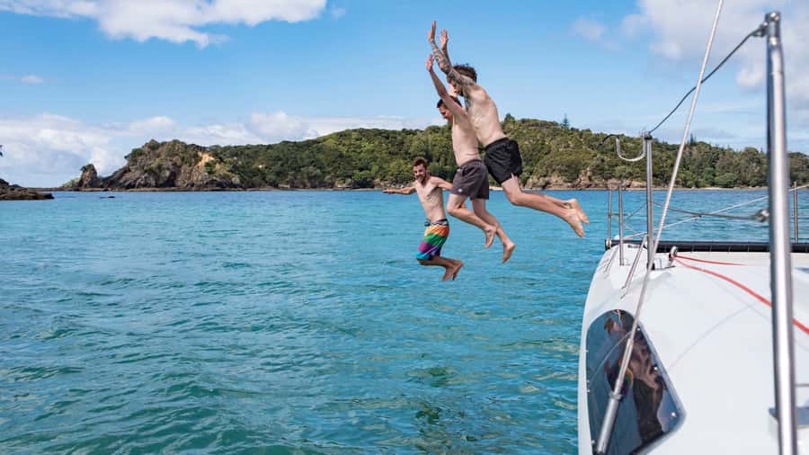 Bay of Islands 2-Hour Sundowner Evening Sailing Cruise - Leaving Paihia and settling into the sail