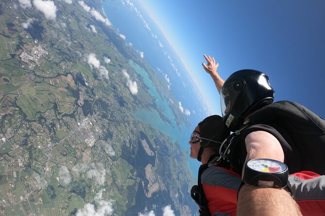 Bay of Islands: 9000ft Skydive - Freefall, parachute time, and the role of your instructor