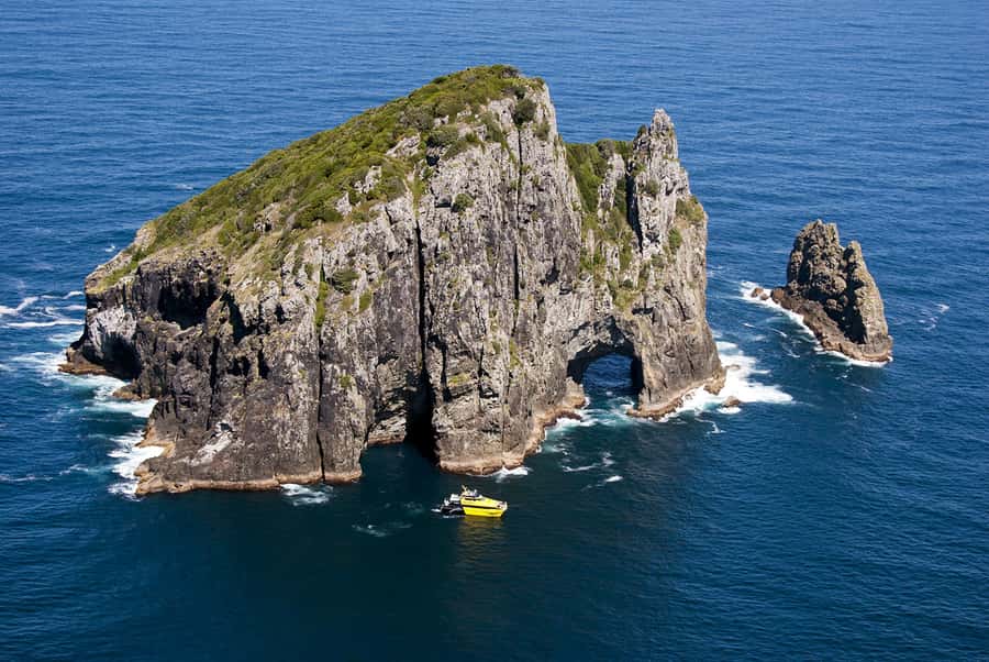 Bay of Islands: Discover the Bay Cruise with Island Lunch - The Hole in the Rock, and the weather question