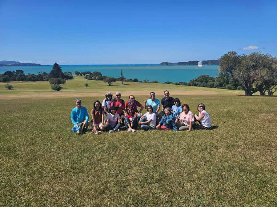 Bay of Islands - Mini Tour (75-90 mins) - A quick route through the Bay of Islands