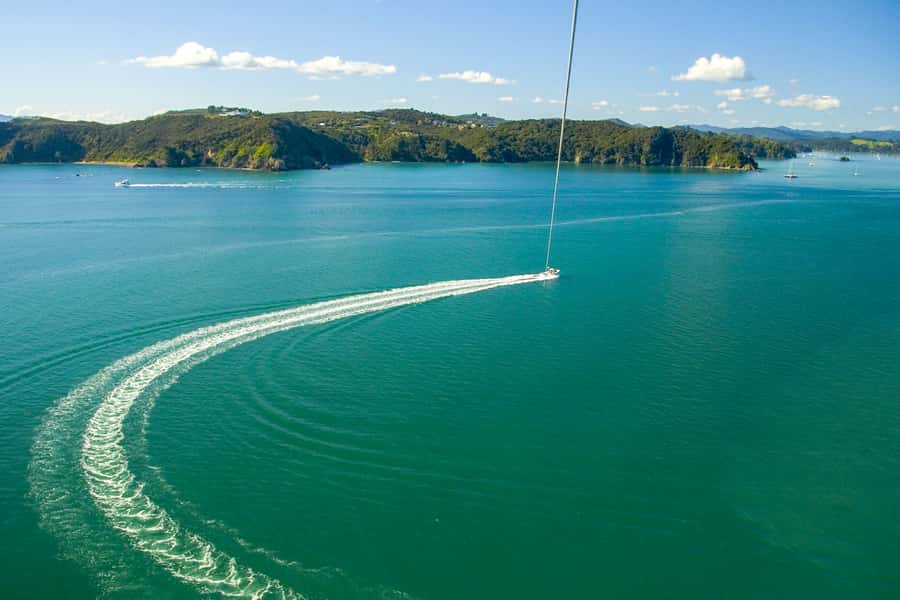 Bay of Islands: Parasail, Paihia and Russell - The flight sequence, from harness to landing