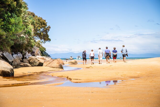Best Abel Tasman Day trip - From Kaiteriteri to Split Apple Rock
