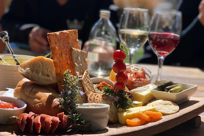 Bike & Wine Tour: Arrowtown to Valley of the Vines - The river trail is the scenic heart of the day