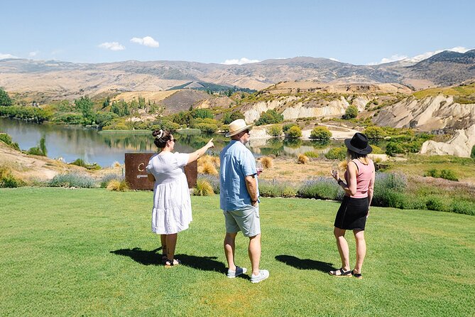 Boutique Wine Tour - visit Central Otago, 4 Wineries & Lunch - Why Central Otago works so well from Queenstown