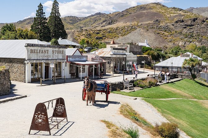 Boutique Wine Tour - visit Central Otago, 4 Wineries & Lunch - The final Gibbston stop keeps the day relaxed
