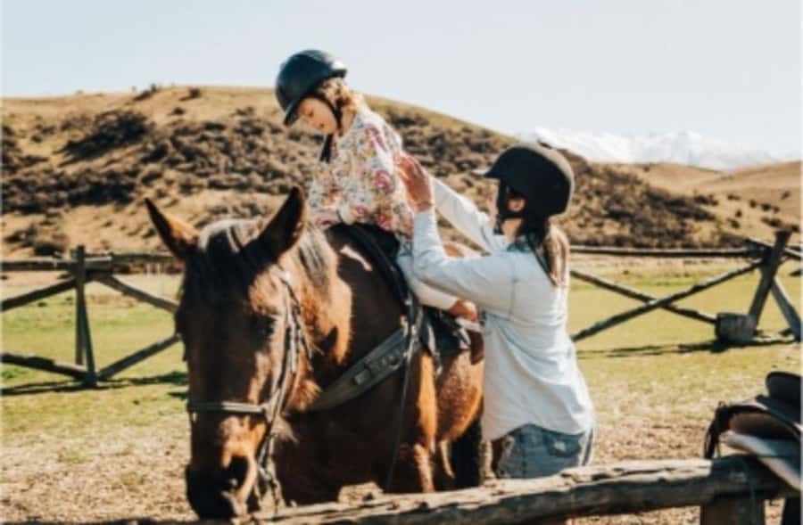Cardrona Valley: Horse Trekking Experience - One-on-one lessons before the trail