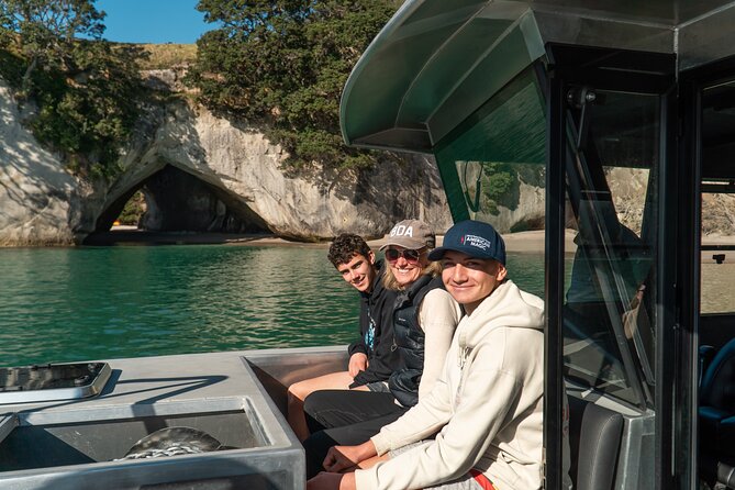 Cathedral Cove Coast and Cave Activity - The big appeal: Cathedral Cove without the usual viewpoint