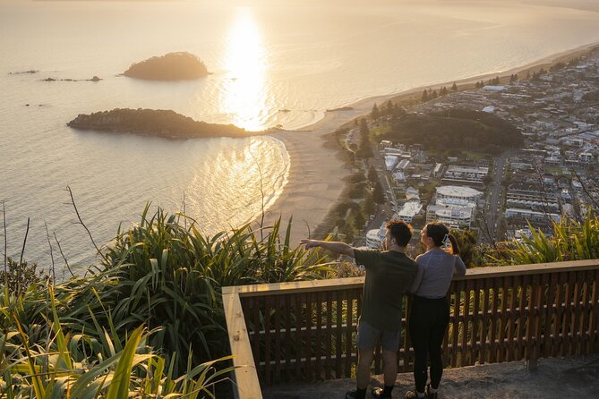 Cathedral Cove & Hot Water Beach with Lunch from Auckland - Hot Water Beach and the art of digging your own spa