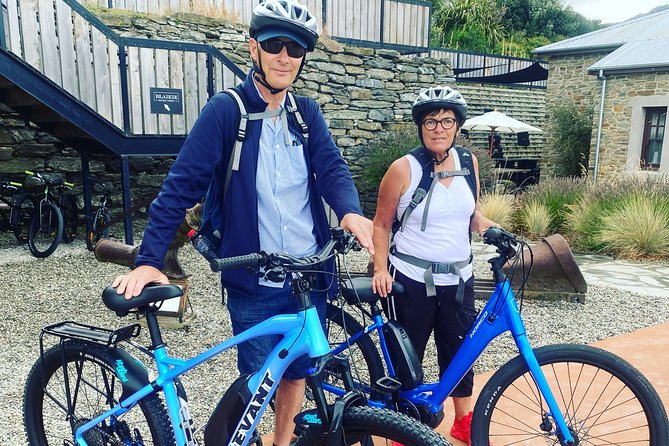 CHP Bike Rentals Cromwell - Choosing between the LLEVANT e-bike and Trek Roscoe 7