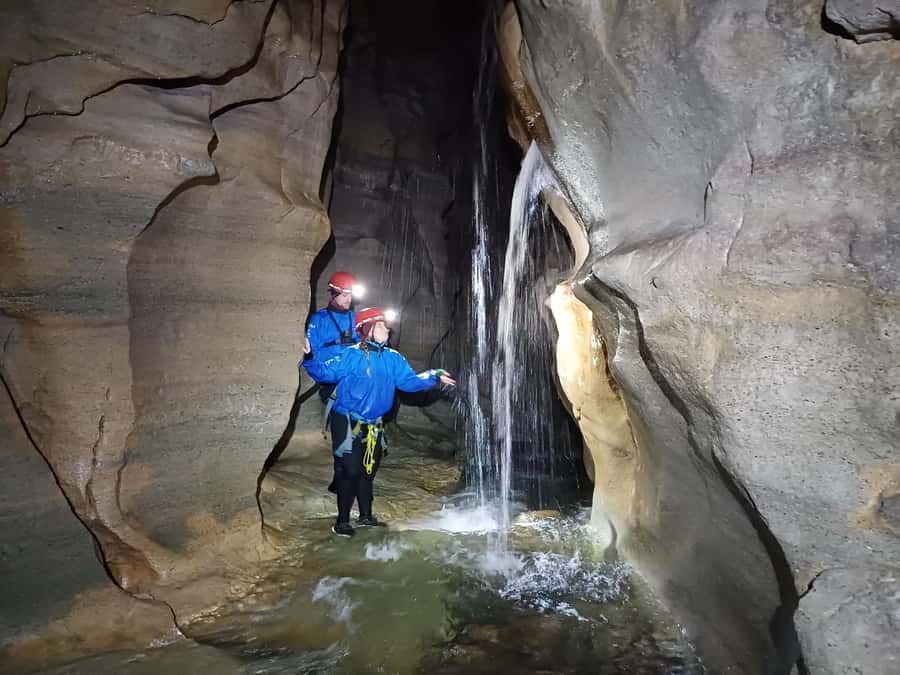 Christchurch: Caving & Optional Castle Hill Tour - Two South Island highlights in one outing