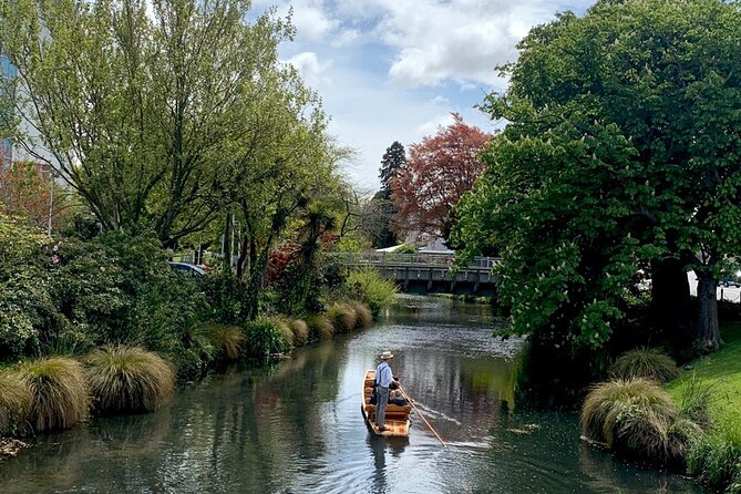 Christchurch City Highlights Half Day Tour - Christchurch Botanic Gardens, the graceful finish