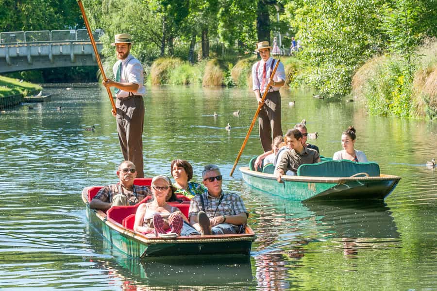 Christchurch: Gondola Ticket and Punt Ride on the Avon River - A quiet Avon River start