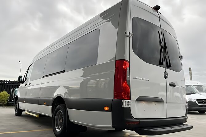 Christchurch International Airport To/From City Center Transfer - The airport meeting point is the main advantage