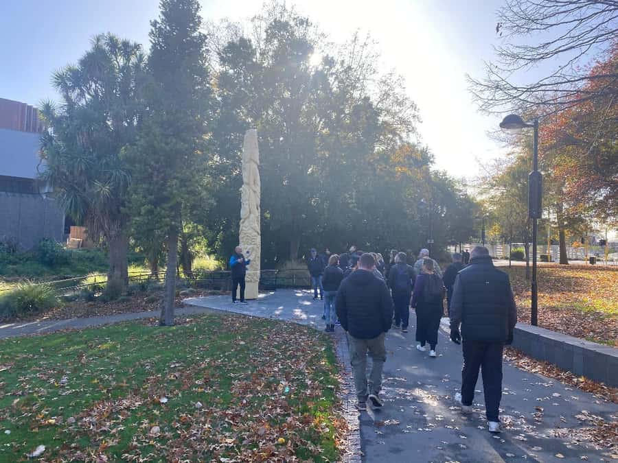 Christchurch: Ōtautahi Meander Walking Tour with Tastings - Learning manaakitanga through a local guide