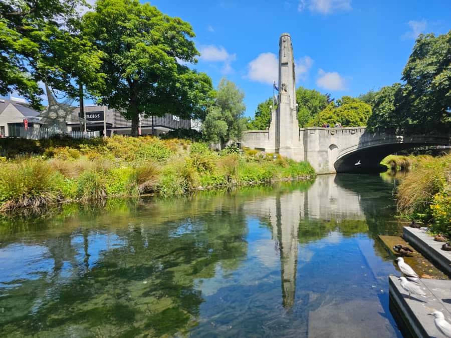 Christchurch: Ōtautahi Meander Walking Tour with Tastings - Walking through food-gathering and pā sites