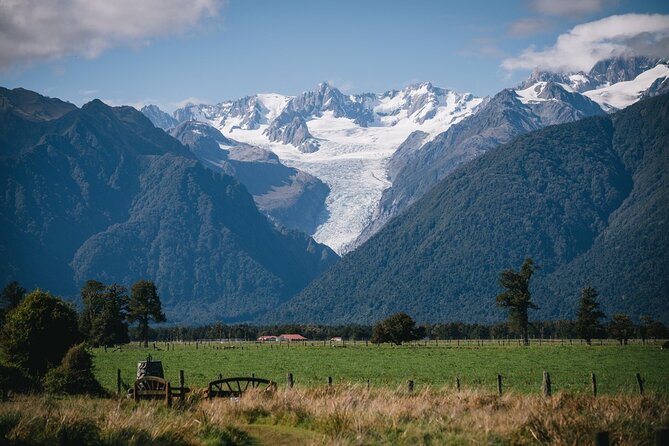 Christchurch to Franz Josef One Way Day Tour with TranzAlpine - Greymouth: lunch and the handoff to your guide