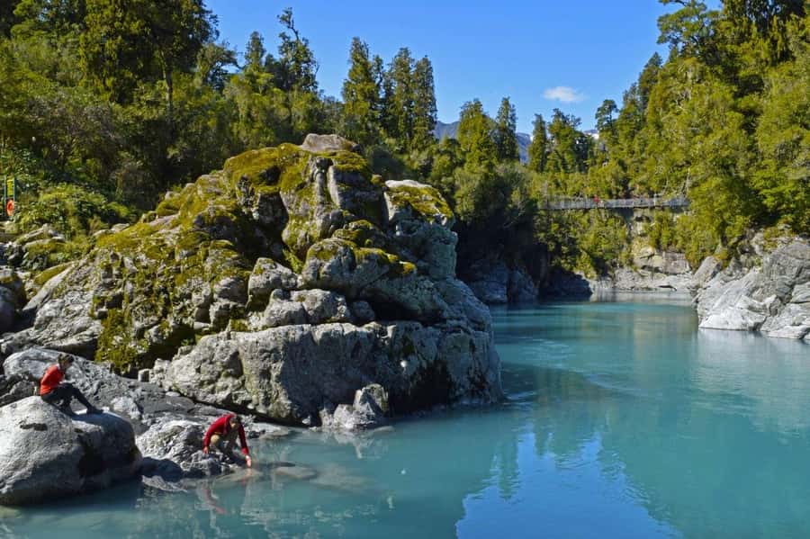 Christchurch: to Franz Josef via Hokitika 1 Way Tour - Lake Ianthe gives you one last quiet pause