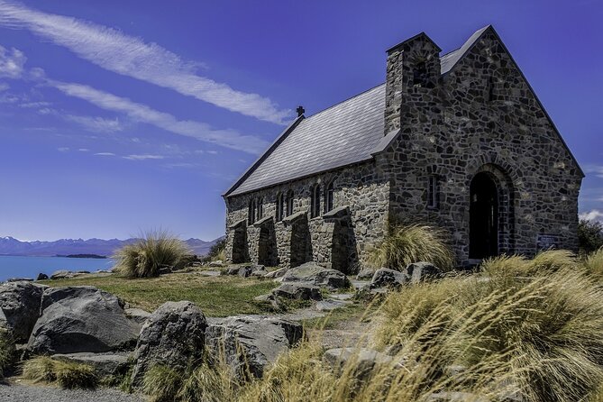 Christchurch to Queenstown One-Way Tour via Mt Cook & Lake Tekapo - A 6:30 am start across the Canterbury Plains