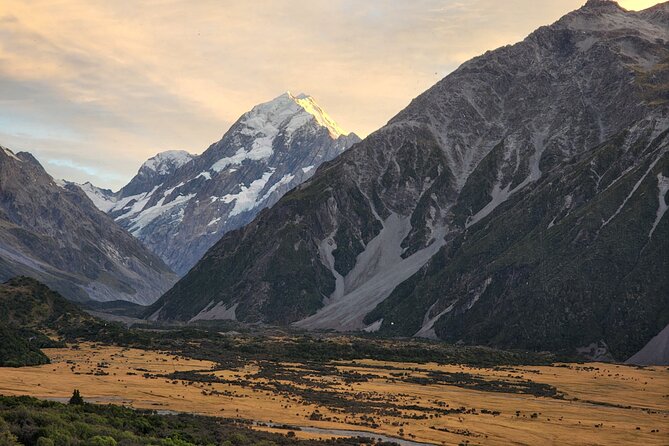 Christchurch to Queenstown via Lake Tekapo and Mt Cook (1 way) - Lindis Pass and Kawarau Gorge