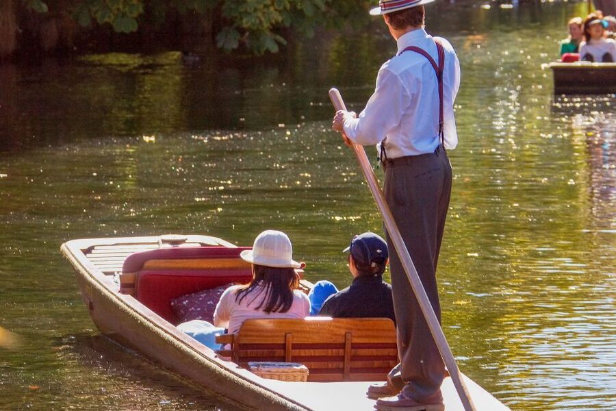 Christchurch Tram City Tour & Punting Combo - Guides, commentary, and changing viewpoints