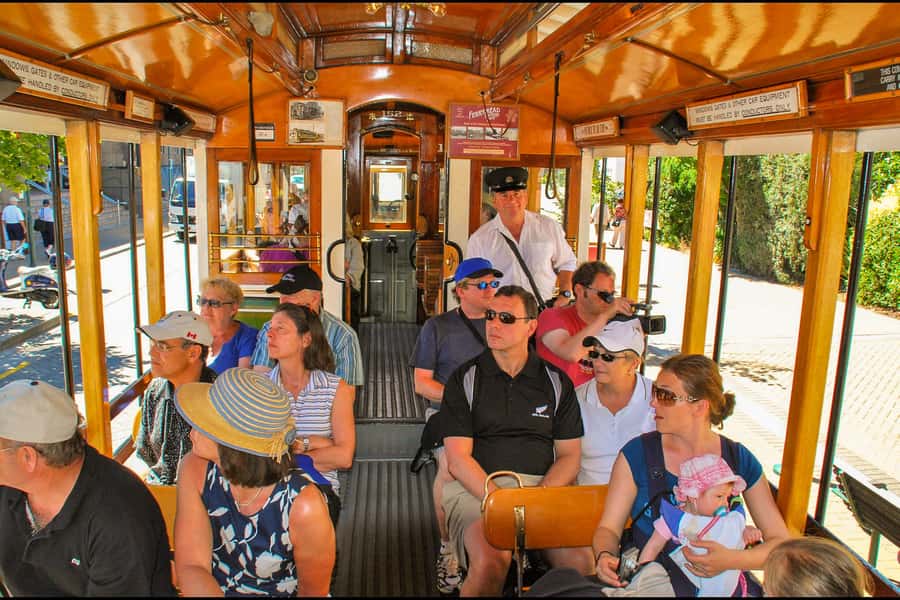 Christchurch: Tram, Punt and Gondola Ride Combo Ticket - Reserve the Avon punt before arriving