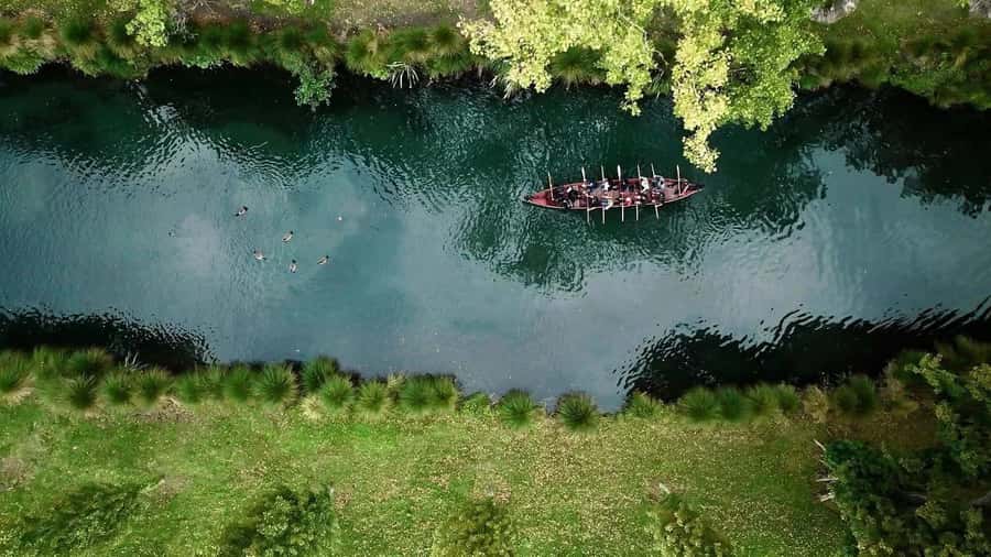 Christchurch: Waka Paddling Experience on the Avon River - Meeting the waka at 794 Colombo Street