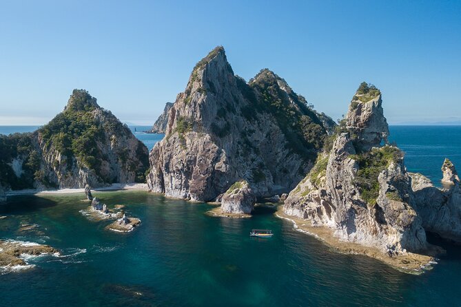 Coromandel Adventure and Wildlife Boat Tour to Aldermen Islands - The 20-minute run toward the Aldermen Islands