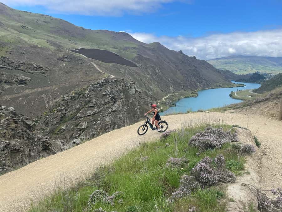 Cromwell: Lake Dunstan Trail Bike Rental and Luxury Shuttle - The Two Climbs and the Parts Requiring Focus