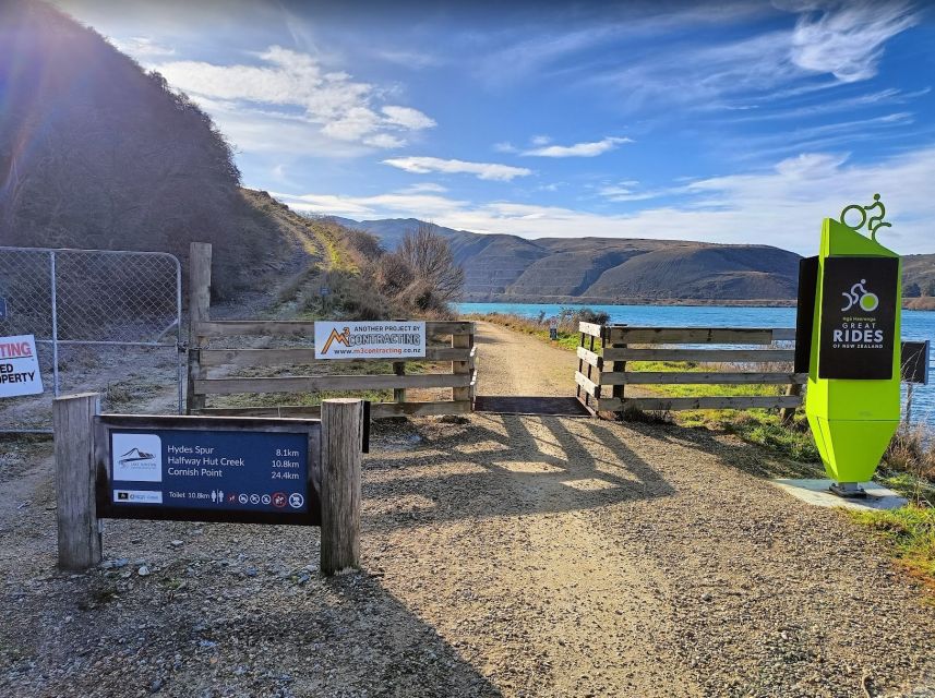 Cromwell: Lake Dunstan Trail Bike Rental and Luxury Shuttle - Arriving in Clyde After the 42km Ride