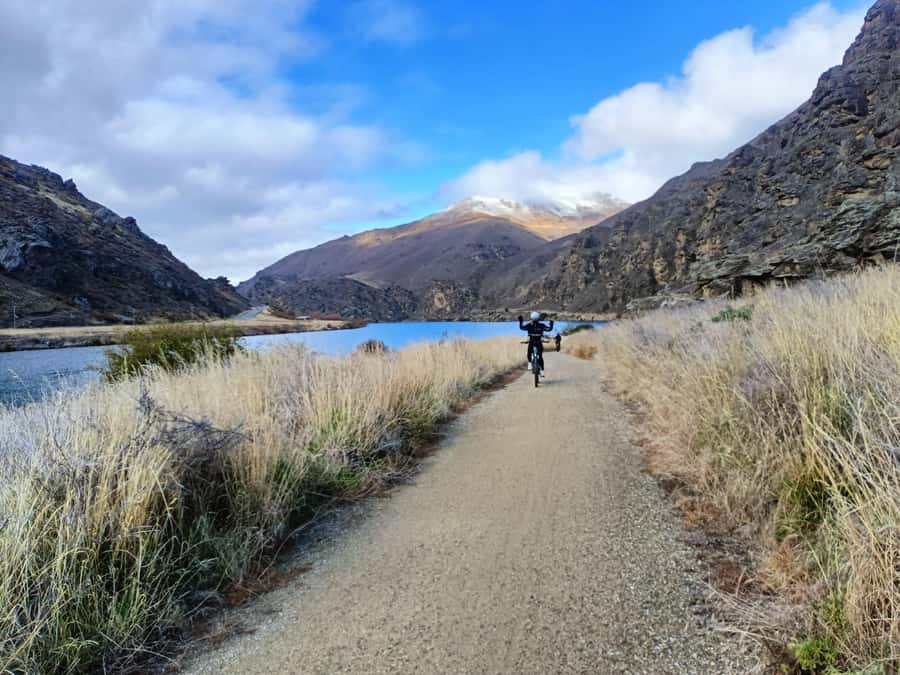 Cromwell: Lake Dunstan Trail Bike Rental and Luxury Shuttle - The Luxury Shuttle Back to Cromwell