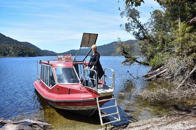 Cruise & Rainforest Walk - Franz Josef Glacier - Why Lake Mapourika is worth your time