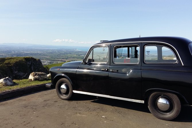 Deco City Black Cab Tours and Shuttles - Why the black cab changes the Napier experience