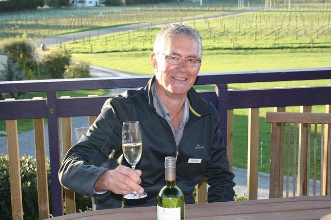 Deco Napier, Te Mata Peak, Garden Walk and Wine Tasting Tour - What the guides add