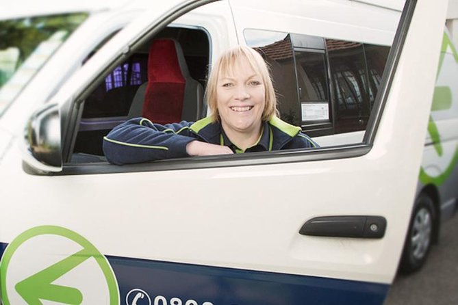 Departure Transfer: Auckland Central City Centre to Auckland Airport - Sharing the ride with up to 11 people
