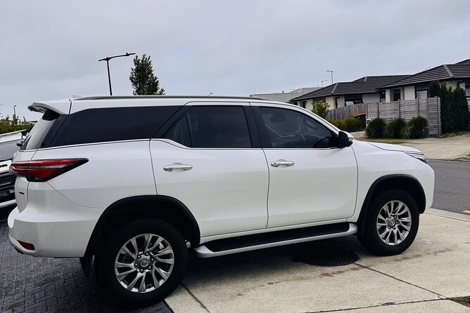 Direct & Quick Auckland Airport Transfer to/from Hotel in SUV - The strongest part of the service: communication