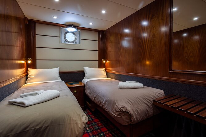 Doubtful Sound Overnight Cruise - Lake Manapouri begins the adventure