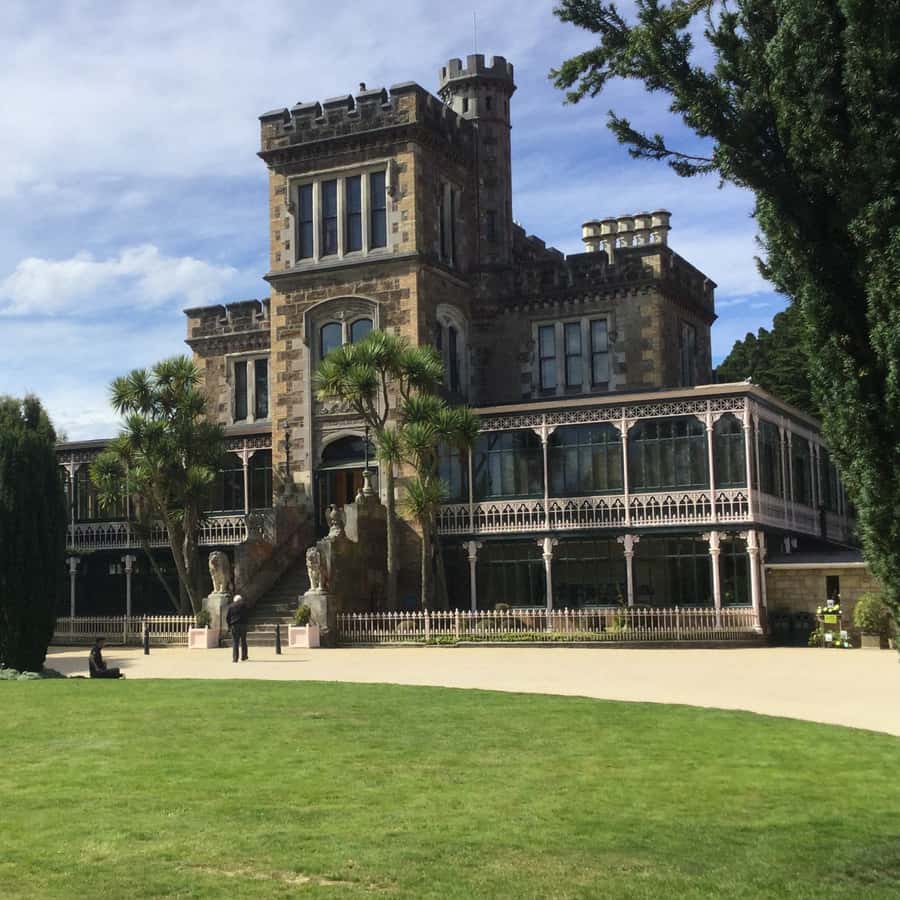 Dunedin: Peninsula with Lanarch Castle gardens & Olveston - Port Chalmers to Dunedin: an easy start