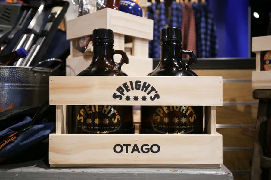 Dunedin: Speight's Brewery Guided Tour with Tasting - The brewery shop and fresh beer to take away
