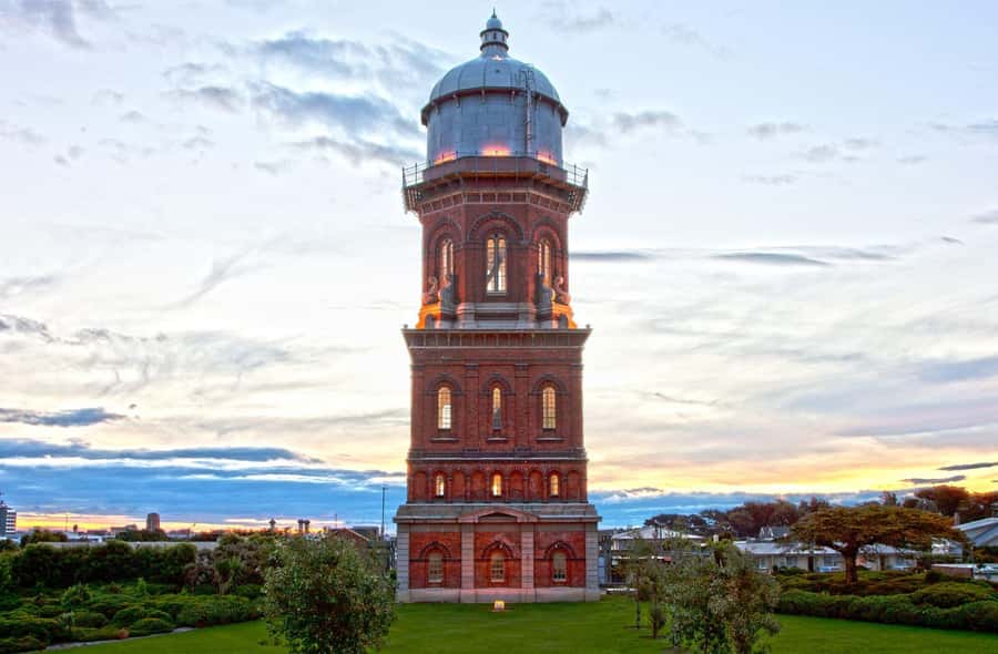 Dunedin to Te Anau via The Catlins & Invercargill 1 Way Tour - What the small-group format adds