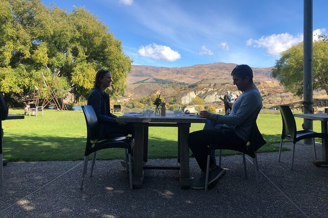 ebike tour lake Dunstan wine tasting - The first 16 kilometers along Lake Dunstan