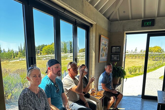 'Express' Wine Tour & Māori Culture Wānaka - Transport, pickup, and the three-hour schedule