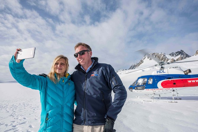 Fox Glacier: Neve Discoverer Helicopter Flight with Snow Landing - The return flight through ice and rainforest