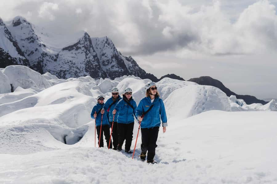 Franz Josef: 2.5 Hour Glacier Hike with Helicopter Transfer - Landing on the ice