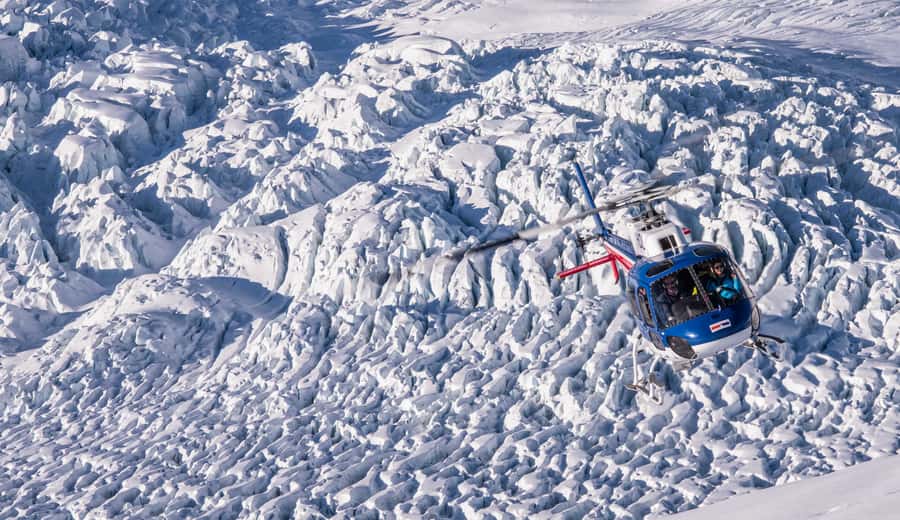 Franz Josef: 20-Min Scenic Glacier Flight with Snow Landing - Landing on the glacier snow